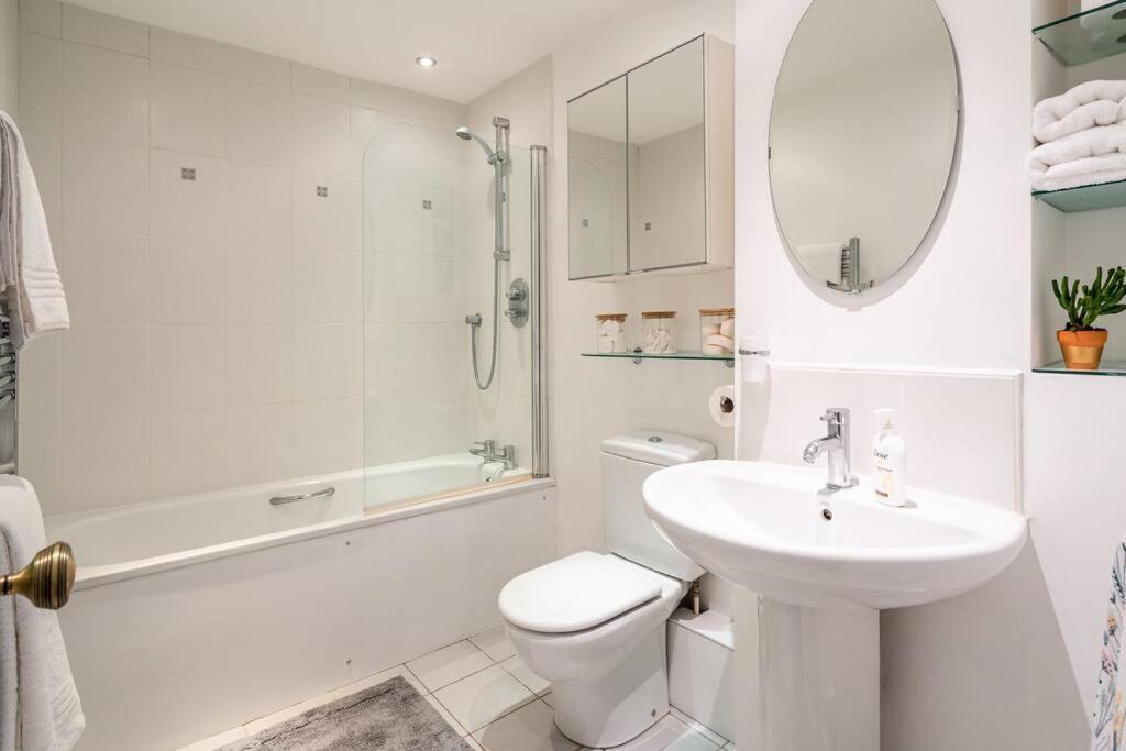 Stunning 4 Bedroom House In Central Бат Экстерьер фото